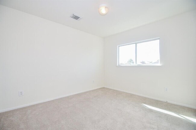 Building Photo - 20638 Patriot Park Ln