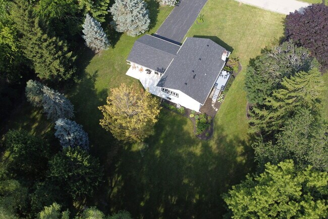 Building Photo - 31340 Liberty Rd
