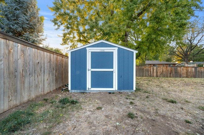 Building Photo - Available NOW! 4 Bedroom 3 Bath Beautiful Home