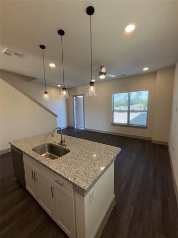 Building Photo - 2036 Oak Grove Ln