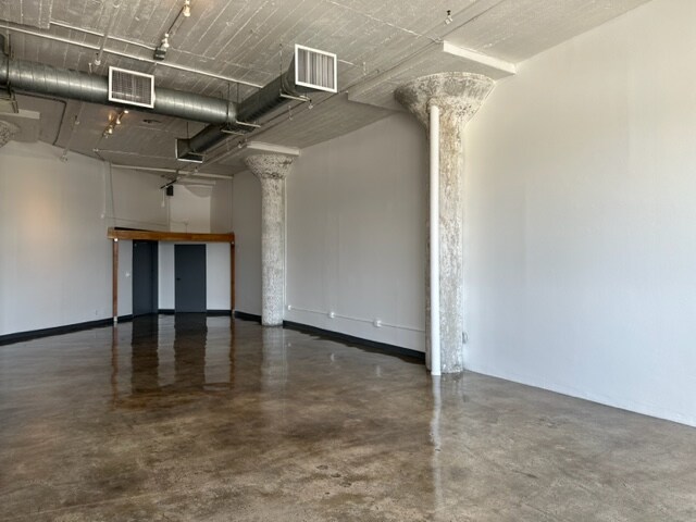 Building Photo - 1308 Factory Pl