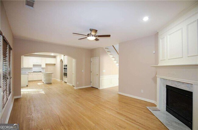 Building Photo - 6614 Mimosa Cir