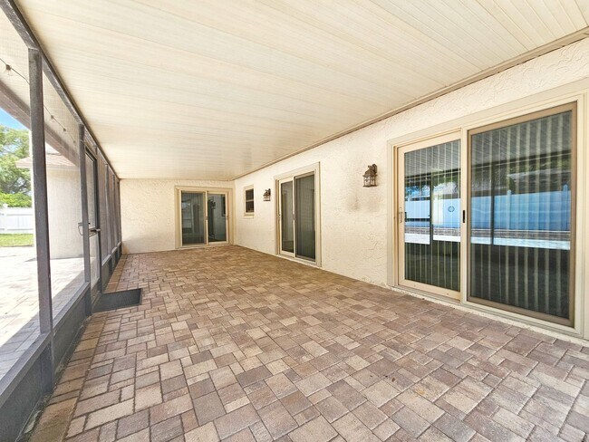 Building Photo - 3 Bedroom 2 Bath Home in Safety Harbor