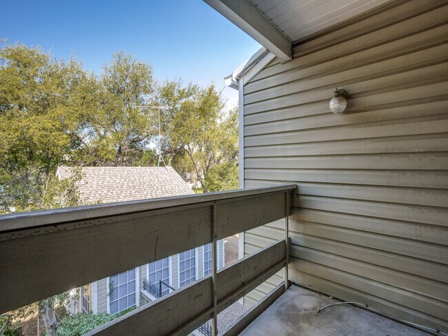 Building Photo - 8550 Fair Oaks Crossing