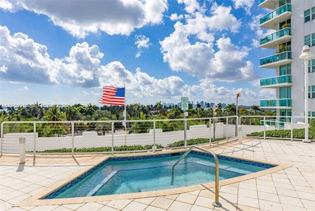Building Photo - 7910 Harbor Island Dr