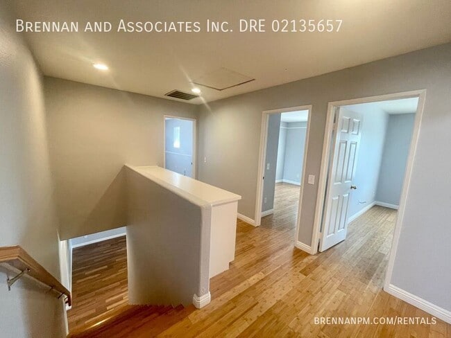 Building Photo - 1533 Applegate St