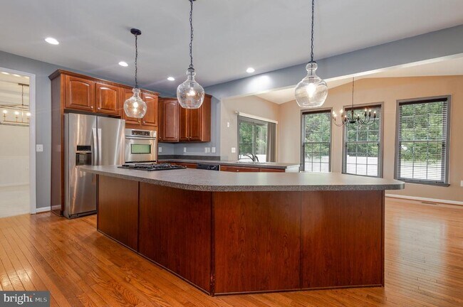 Building Photo - 105 Ticonderoga Dr