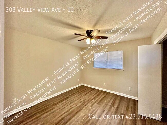 Building Photo - 208 Valley View Ave