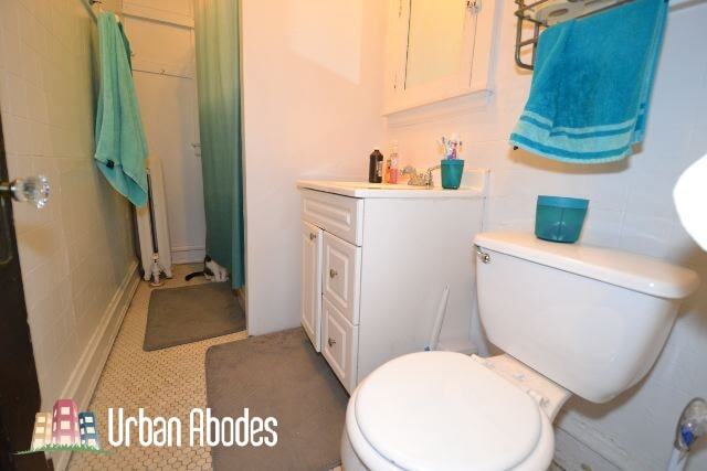 Building Photo - 5023 N Winchester Ave