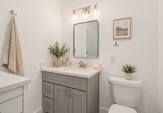 Building Photo - 5623 Eskridge St