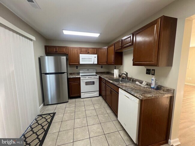 Building Photo - 43 Taos Cir