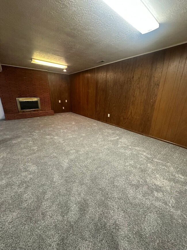 Building Photo - 3429 Quincy Ave