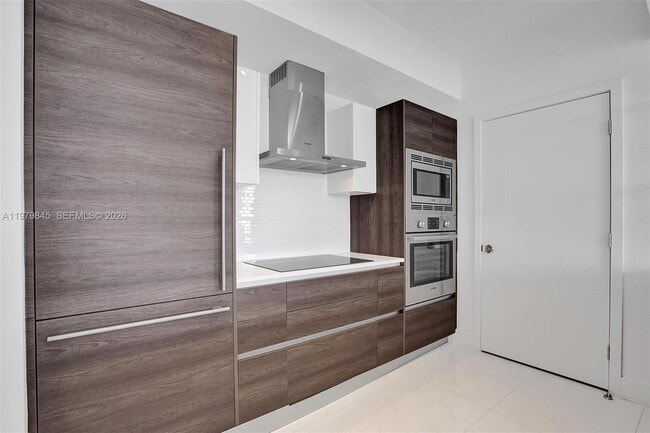 Building Photo - 301 Altara Ave