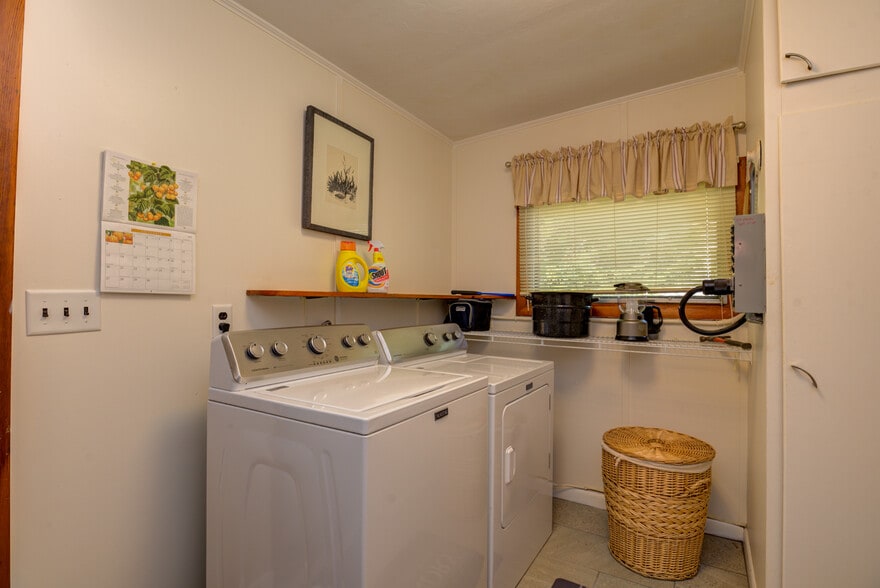 LAUNDRY ROOM - 1522 Richville Rd
