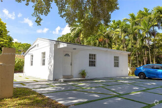 Building Photo - 6375 SW 41st St