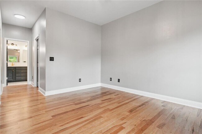 Building Photo - 3131 Washington Rd