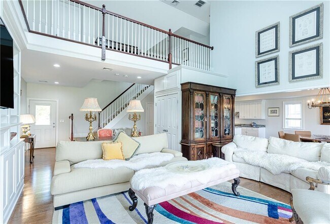 Building Photo - 44 Wimbledon Cir