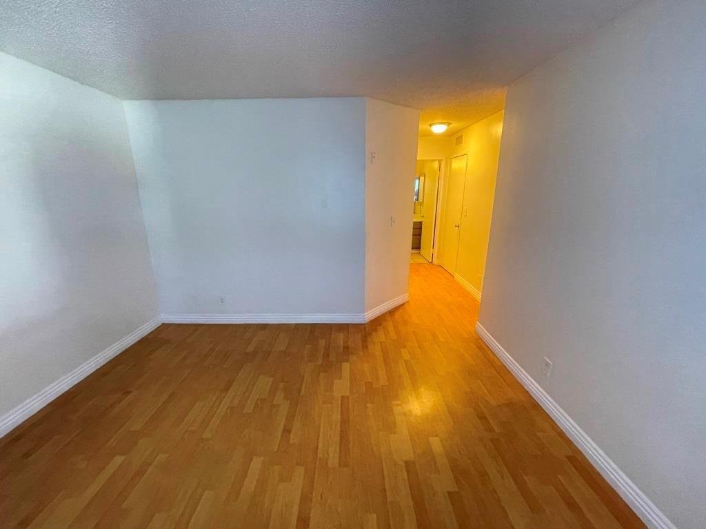 Building Photo - 10225 Hillhaven Ave