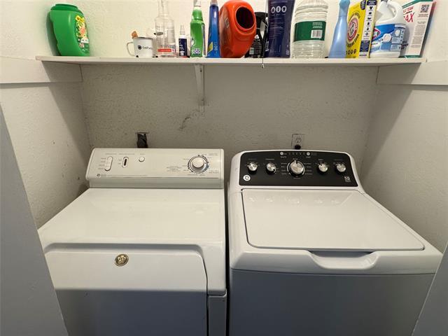 Building Photo - 2342 Westwood Dr