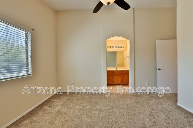Building Photo - 16011 W Kendall St