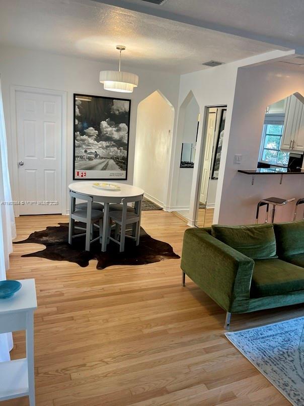 Building Photo - 750 Española Wy