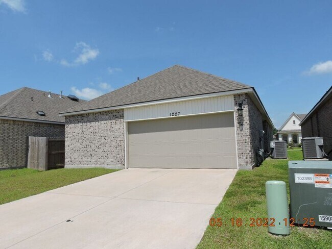 Building Photo - Pelican Lakes Home for Lease