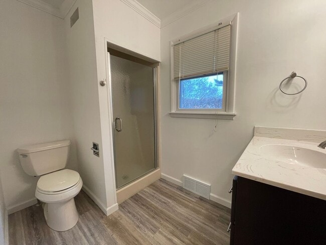 Building Photo - Three Bedroom Home in Richland