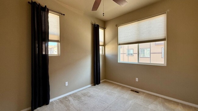 Building Photo - Spacious & Modern 3-Bedroom Townhome in Th...