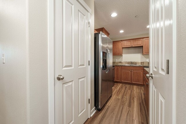 Building Photo - ASK ABOUT AUGUST MOVE IN SPECIAL 3 Bedroom...