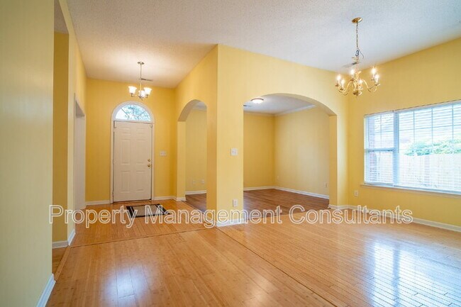 Building Photo - 216 Horseshoe Bend N