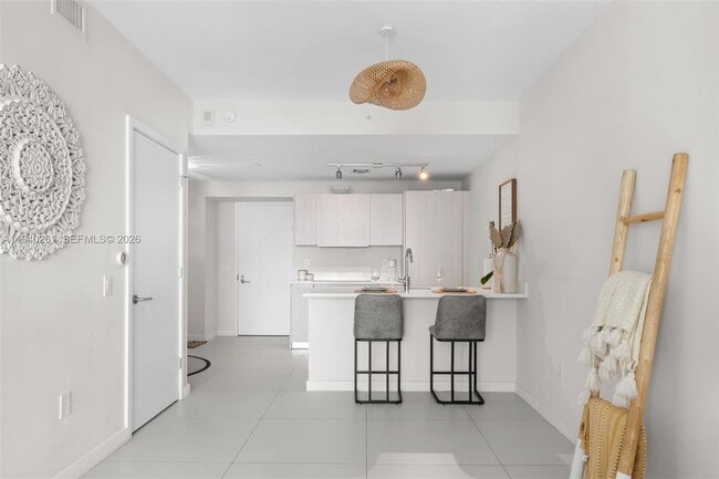 Building Photo - 501 NE 31st St