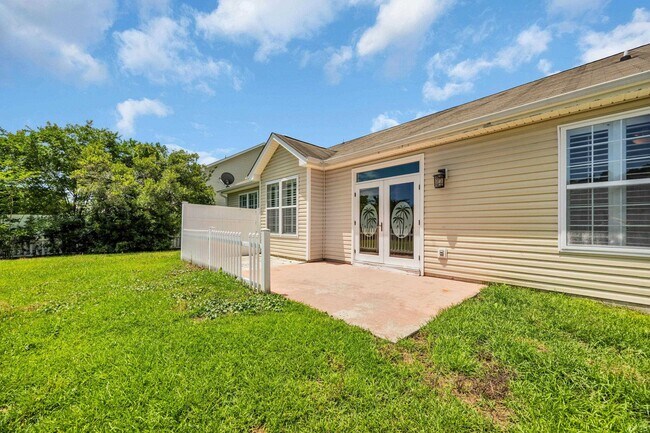 Building Photo - 101 Zinnia Dr