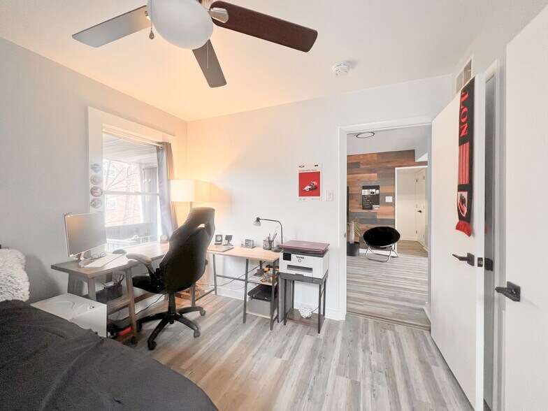 Building Photo - 5737 Hobart St