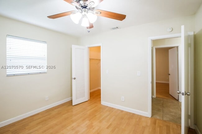 Building Photo - 5313 SW 118th Ave