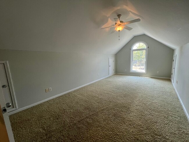 Building Photo - 2105 Harborview Dr