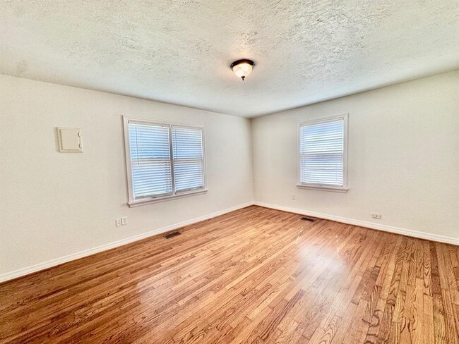 Building Photo - 2724 NW 33rd St
