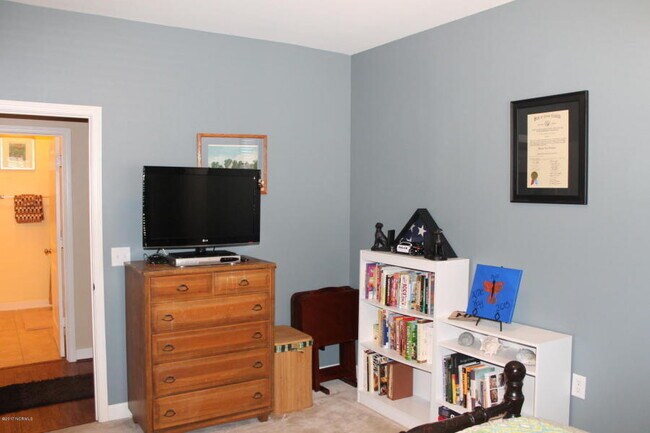 Building Photo - Beautiful 2 Bedroom 2 Bathroom Located in ...