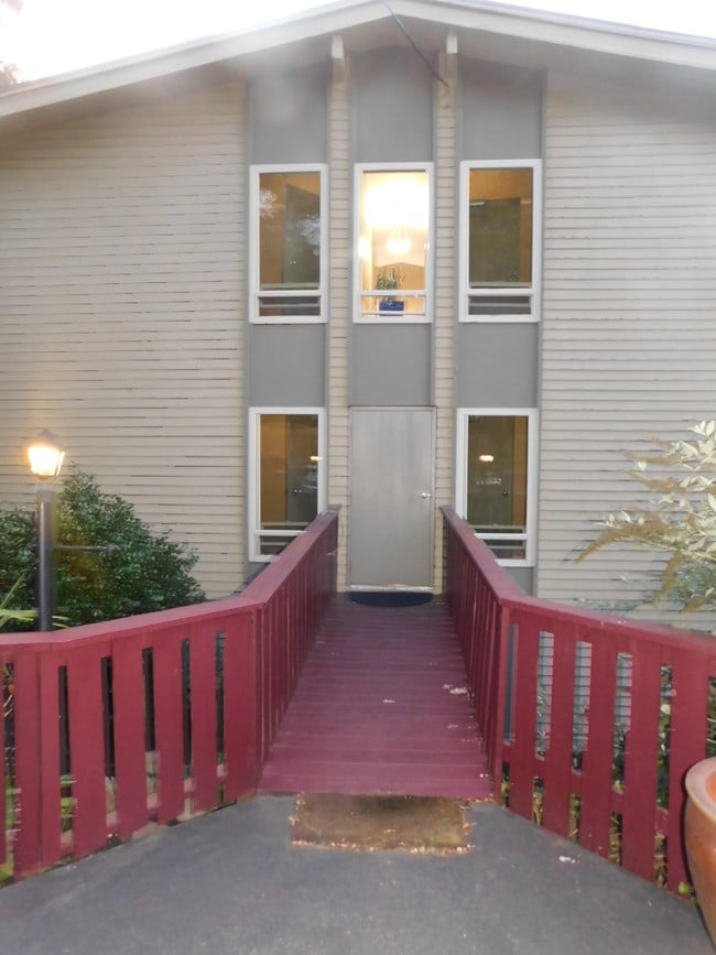Building Photo - 3608 14th Ave W