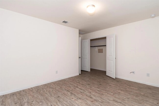 Building Photo - 12727 Veterans Ranch Rd