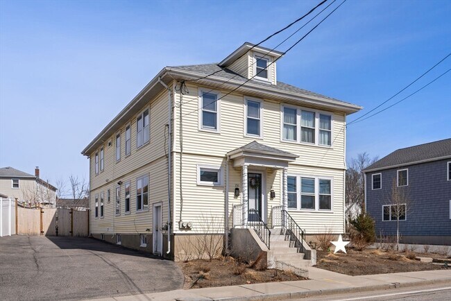 Building Photo - 151 Pleasant St