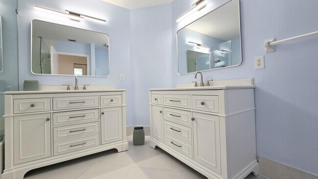 Building Photo - 5139 Floria Way