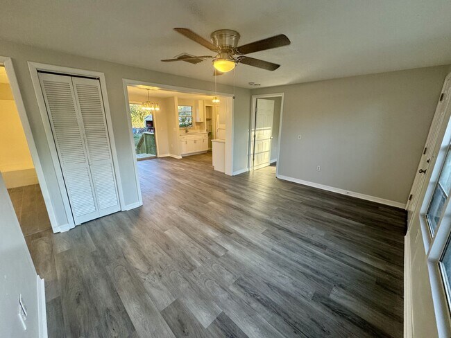 Building Photo - 403 Tillman Ave SW