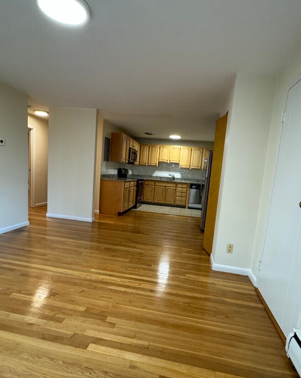 Building Photo - 94 Babcock St