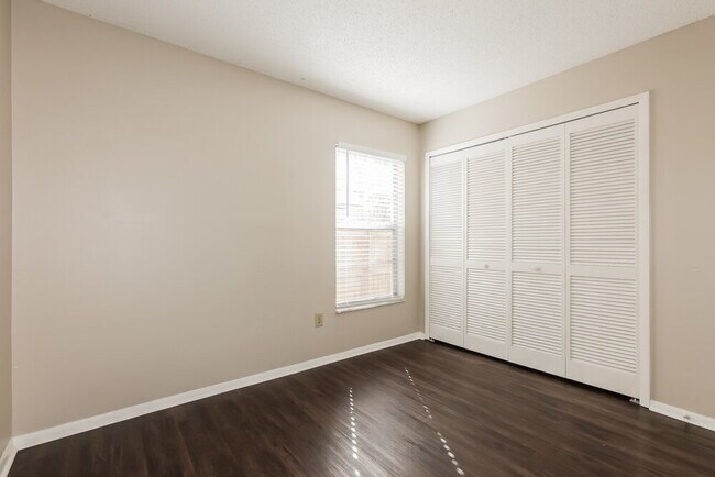 Building Photo - 1611 Bent Pine Way