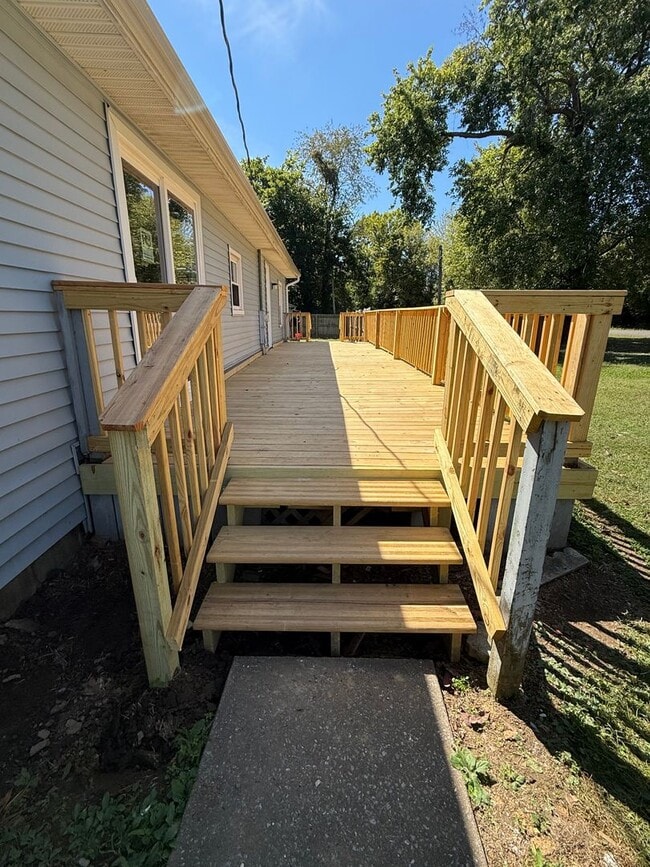 Building Photo - Beautiful 4 Bedroom 2 bathroom home for lease
