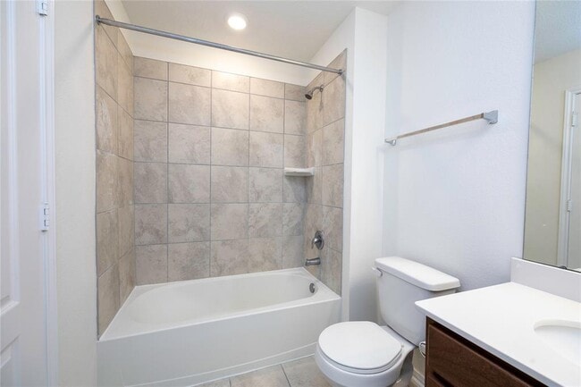 Building Photo - 702 Hardwood Grv Ct