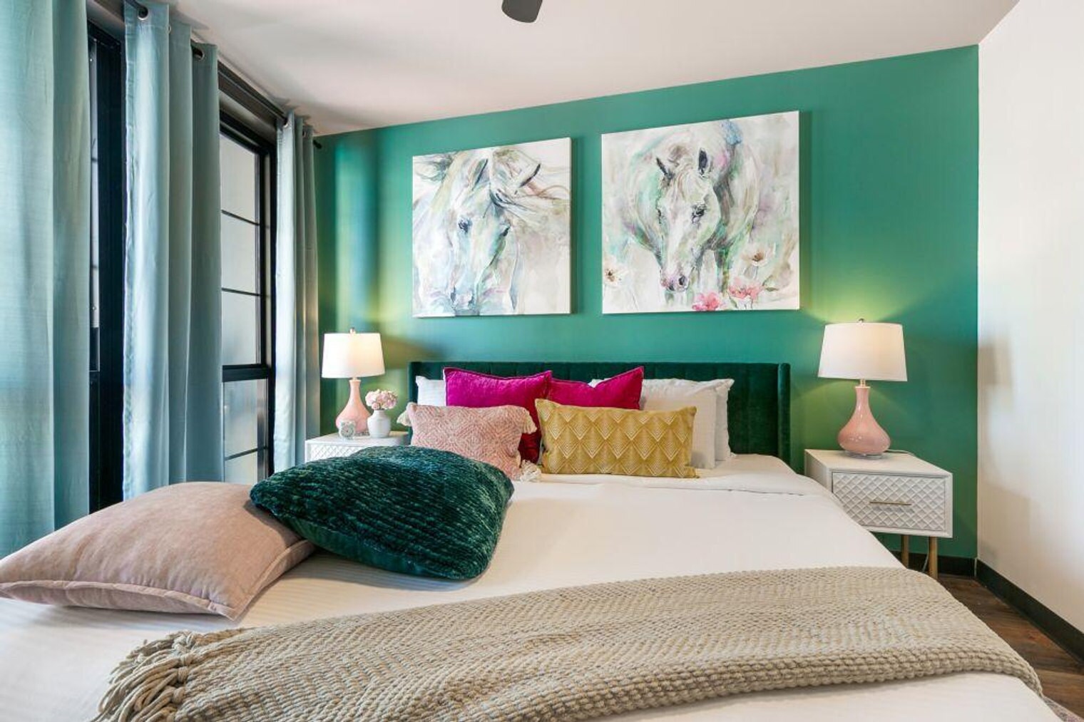 Building Photo - 611 Commerce St