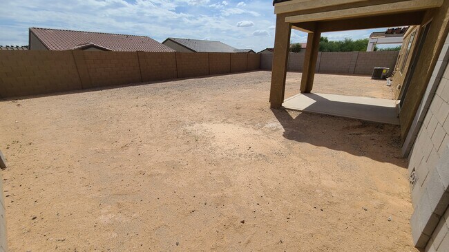 Building Photo - 1541 E Elegante Dr
