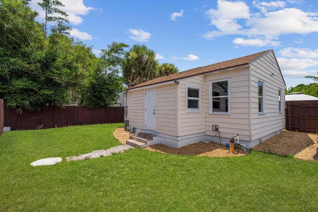 Building Photo - 735 Franklin Rd