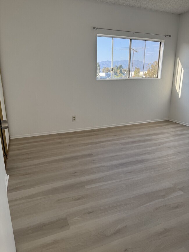 Building Photo - 2366 Bullard Ave